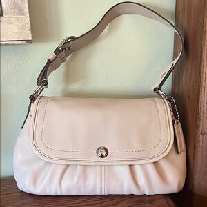 Coach Off-White Leather Shoulder Bag. Back pocket, one
